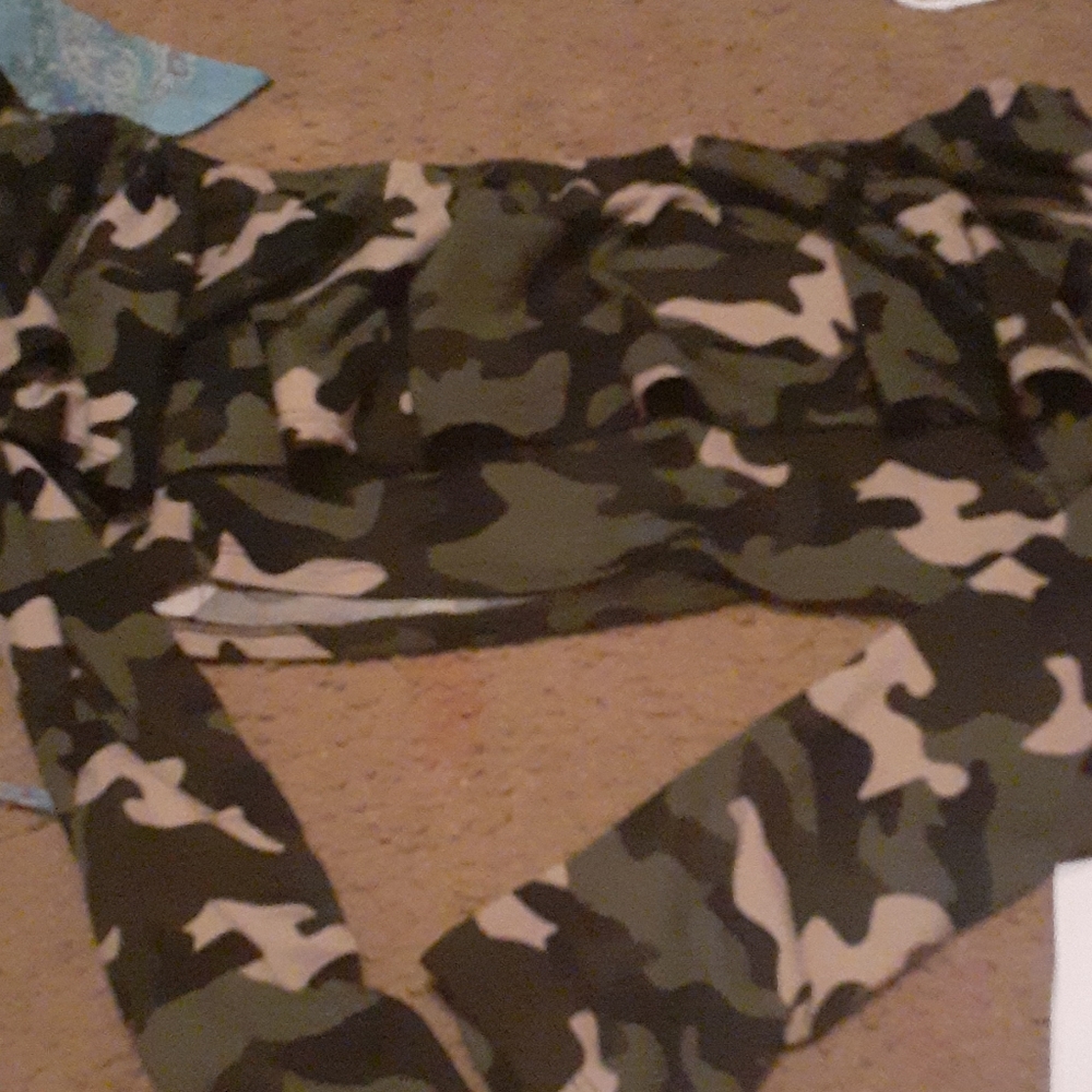 Camo crop top
